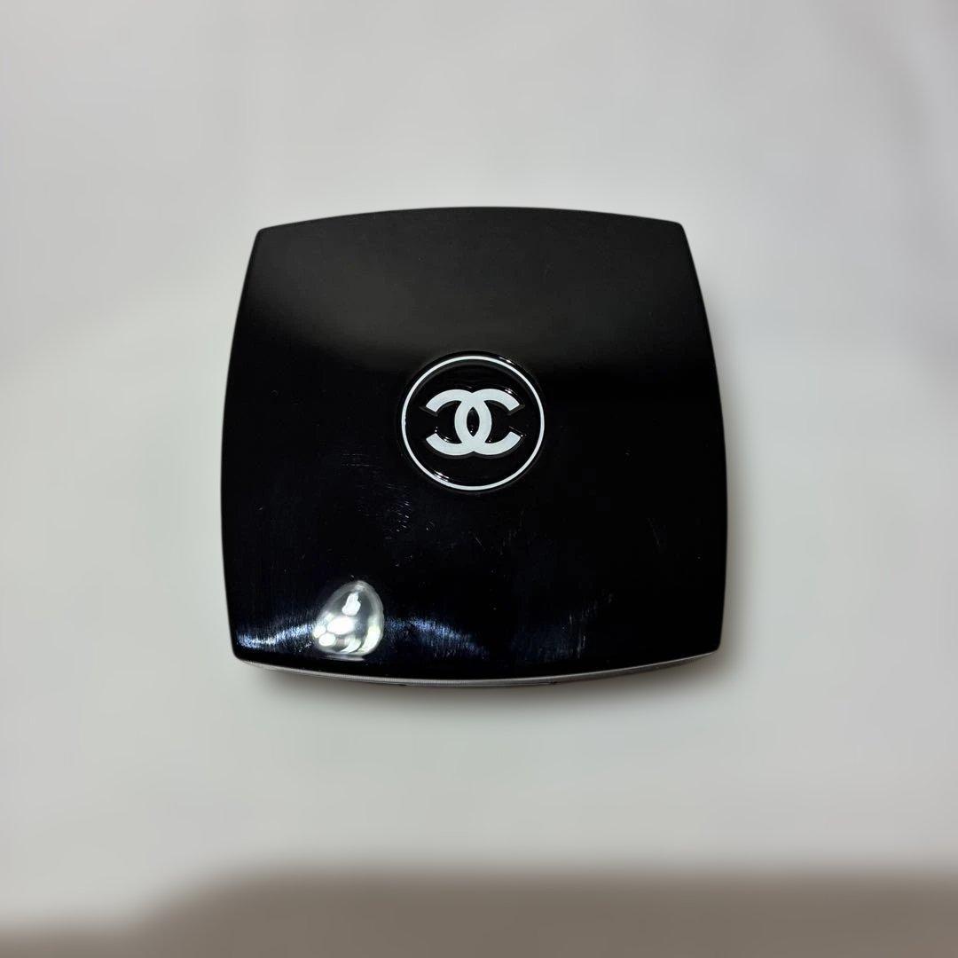 CHANEL レキャトルオンブルブトン　209 ブトン　マドモアゼル