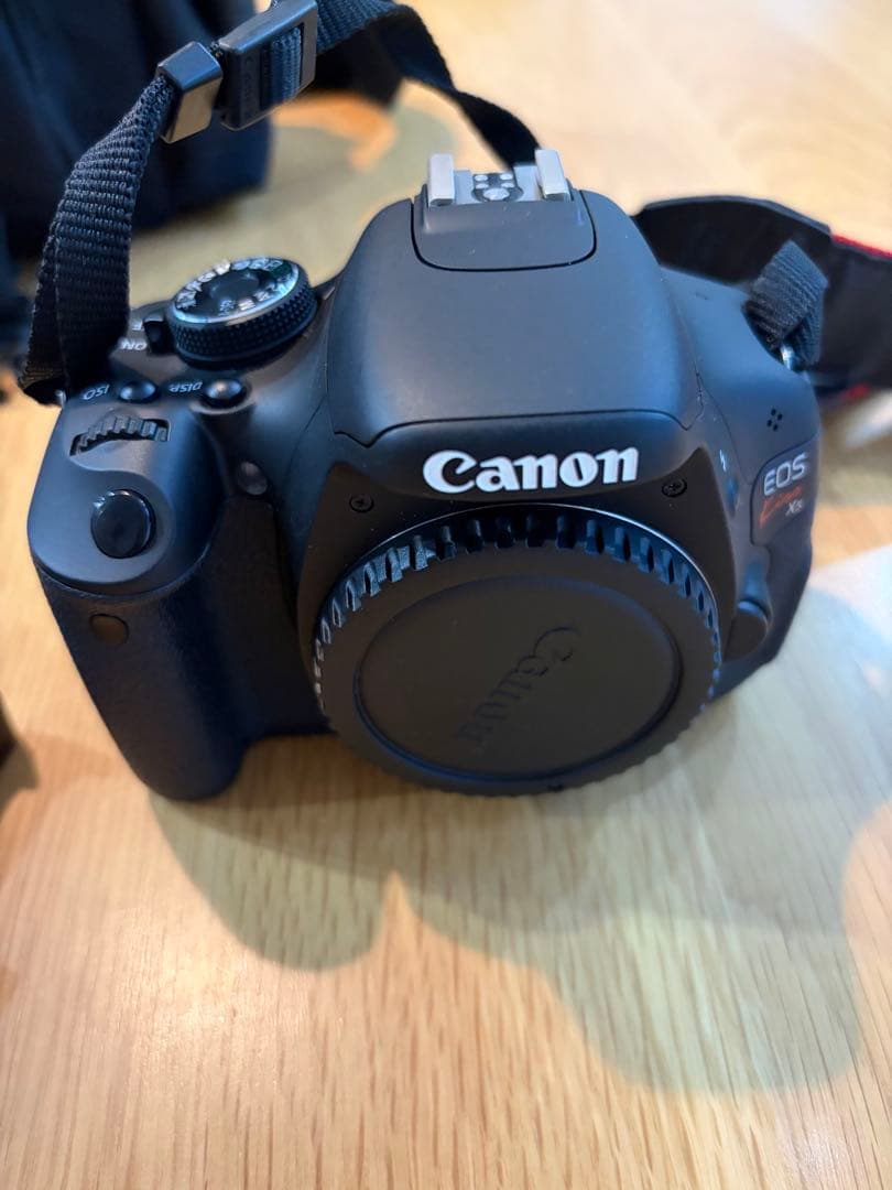 CANON EOS kiss X5 予備バッテリー、SDカード2枚、バッグ付き