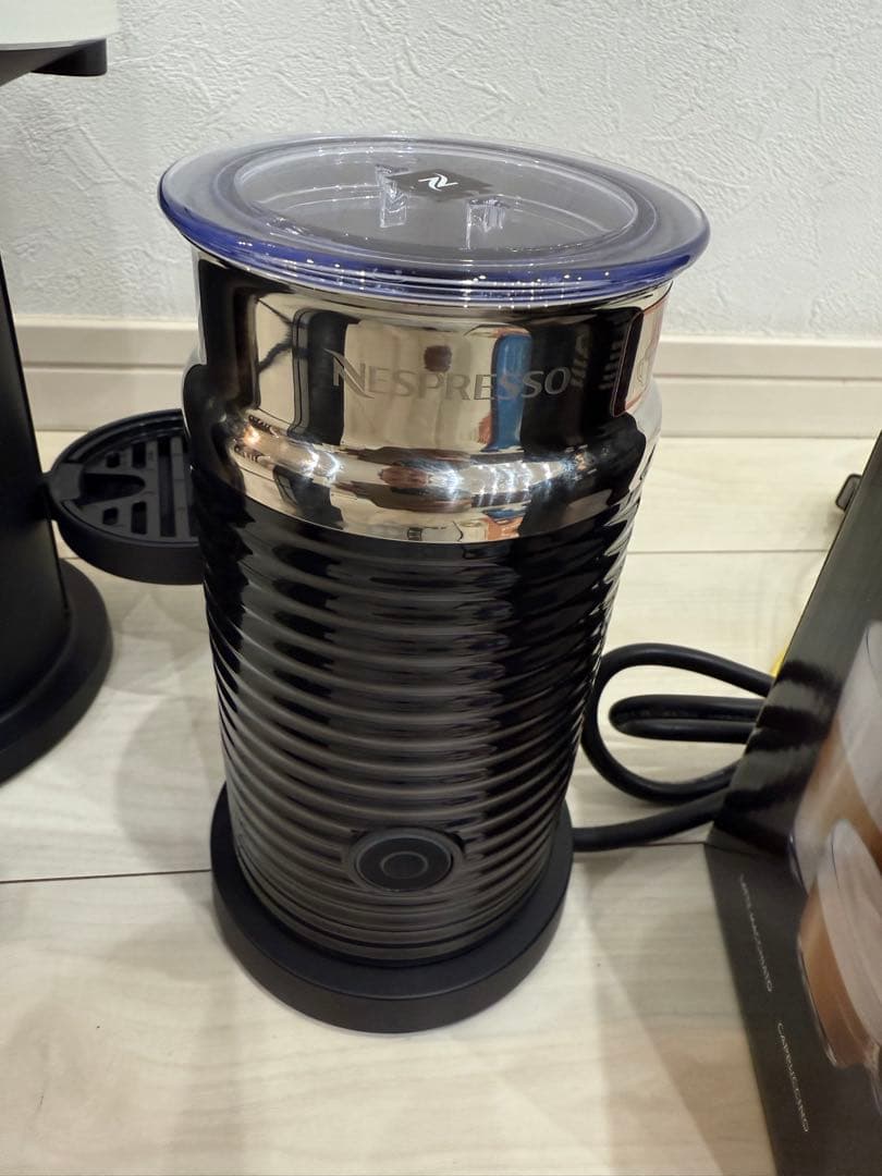 S*a様 新品同様　Nespresso Vertuo Next エスプレッソマシ