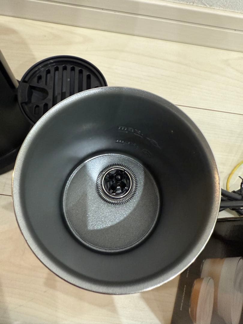 S*a様 新品同様　Nespresso Vertuo Next エスプレッソマシ