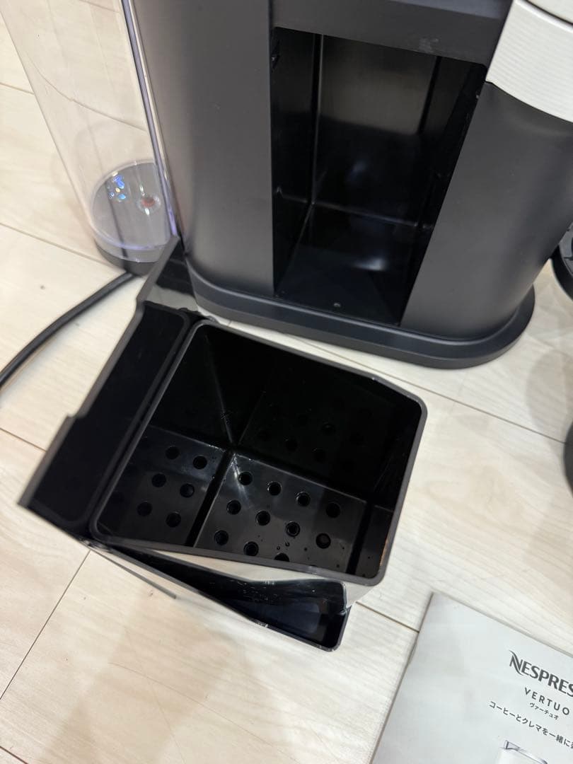 S*a様 新品同様　Nespresso Vertuo Next エスプレッソマシ