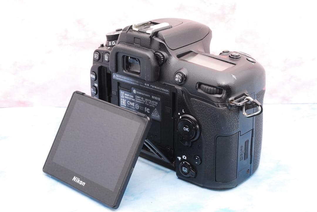ニコン D7500☆一眼レフカメラ☆高性能☆スマホ転送OK☆Wレンズ