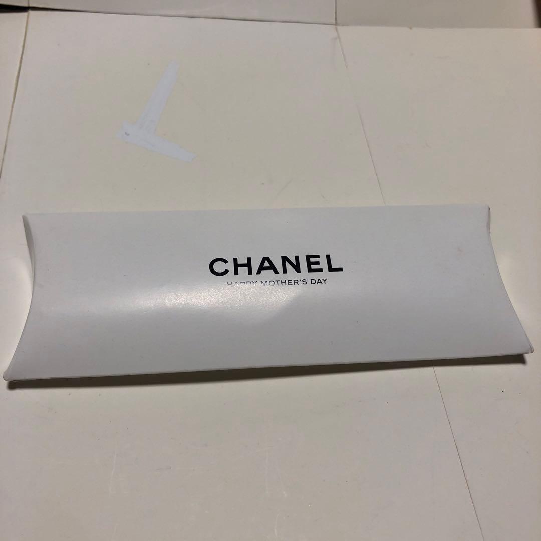 ハル様　CHANELシャネル　ココマドモアゼと色鉛筆