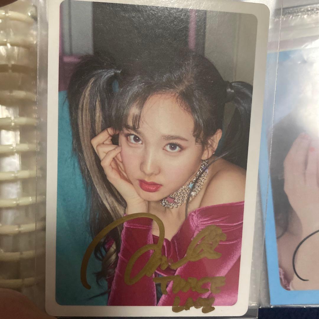 TWICE ナヨン　Nayeon 直筆　サイン　トレカWhat is Love?