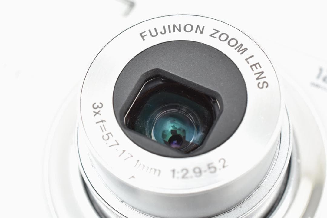 ■ 美品 ■ フジフィルム　FUJIFILM FinePix J30 シルバー