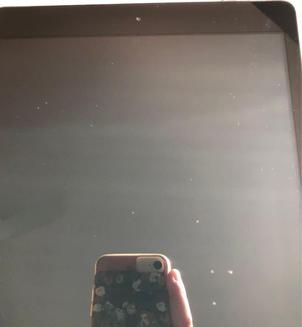 【人気端末】iPad 第8世代 32GB cellular【すぐ発送】