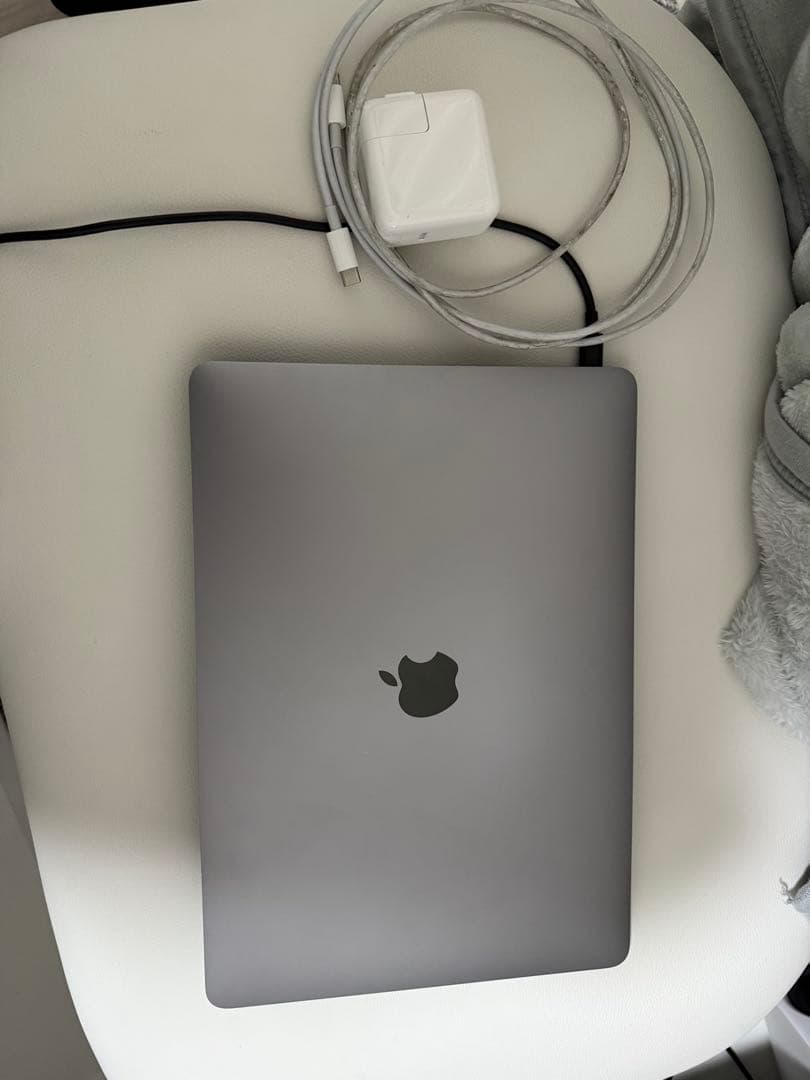 【中古品】MacBook Air M1 メモリ8G スペースグレー