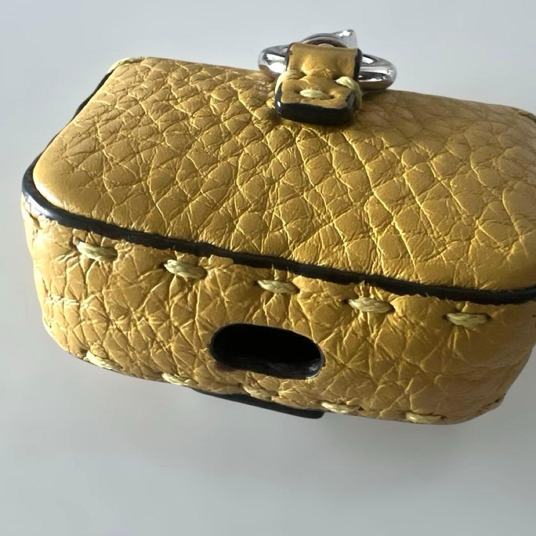 FENDI Air Pods Pro用ケース　バゲットチャーム（箱なし）