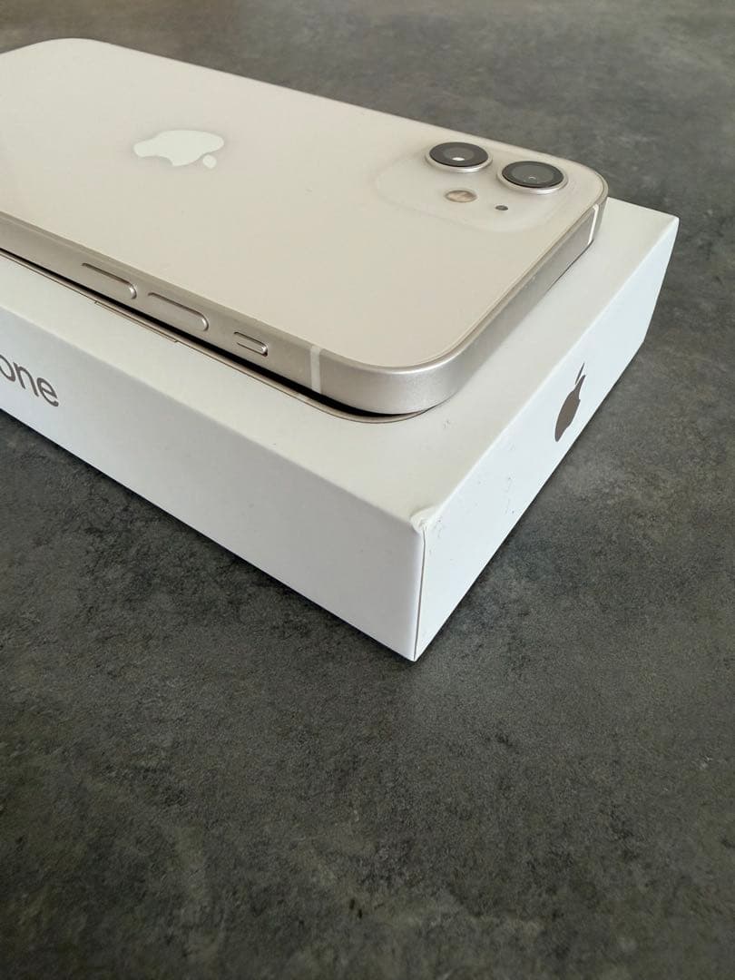 【純正ケーブル未使用】iPhone 12 White 128 GB SIMフリー