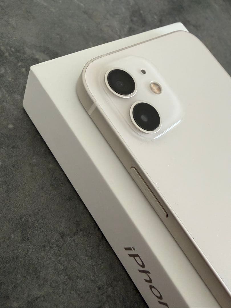 【純正ケーブル未使用】iPhone 12 White 128 GB SIMフリー