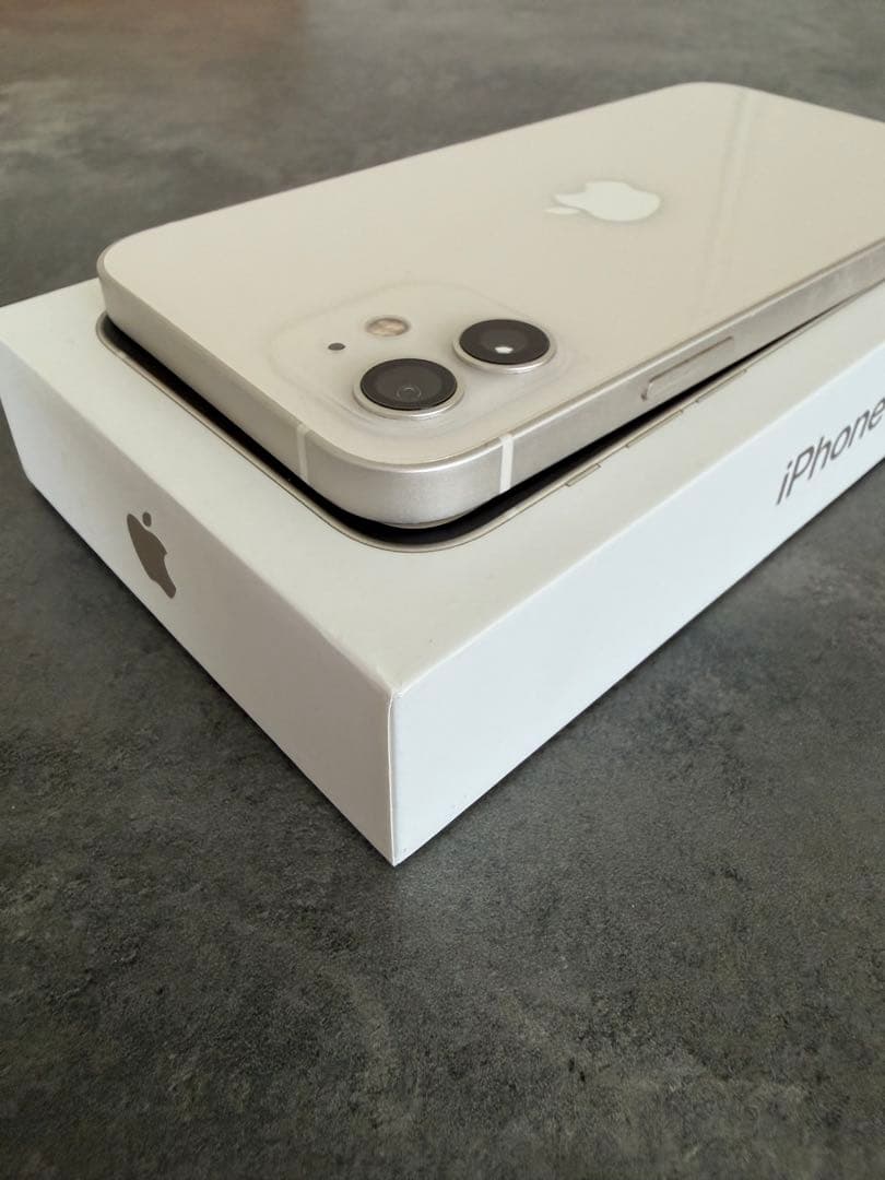 【純正ケーブル未使用】iPhone 12 White 128 GB SIMフリー