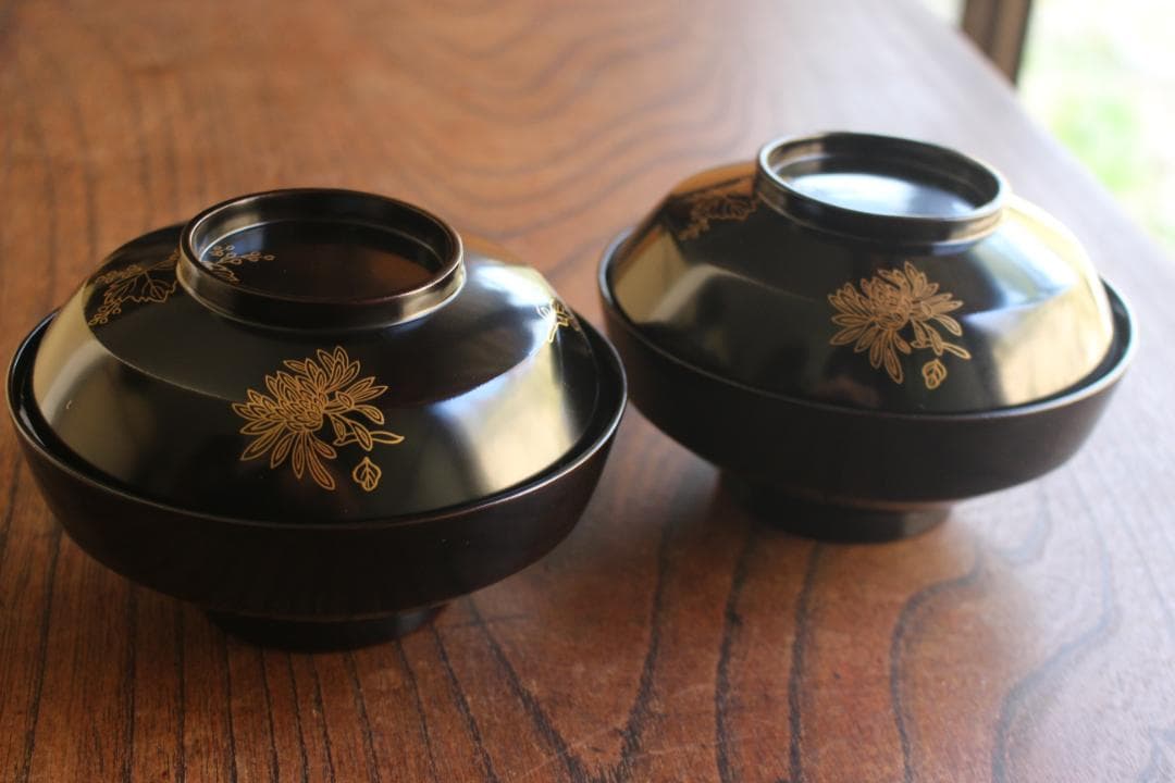 デッドストック！端正な黒漆に極上菊桐蒔絵の映える煮物椀2点（検輪島塗雑煮椀