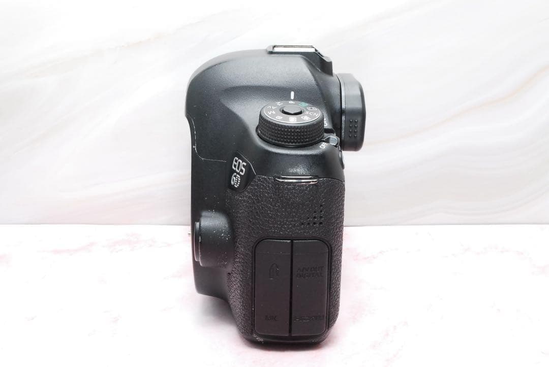 ✨軽量モデル✨Canon EOS 6D✨一眼レフカメラ✨フルサイズ機