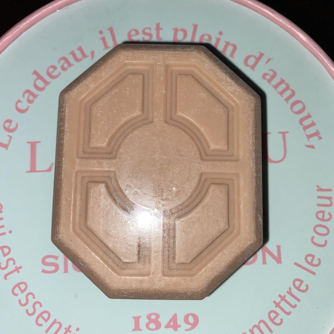 ＢULY   フランスの友人より頂戴したものです