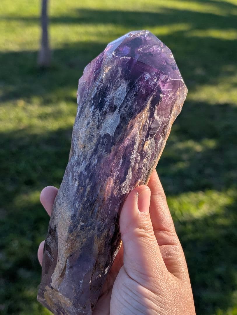 850g アメジスト【邪気払い神器】アテナ紫骨　骨幹水晶　原石MR12