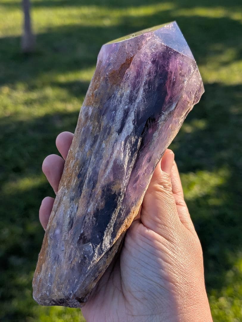 850g アメジスト【邪気払い神器】アテナ紫骨　骨幹水晶　原石MR12
