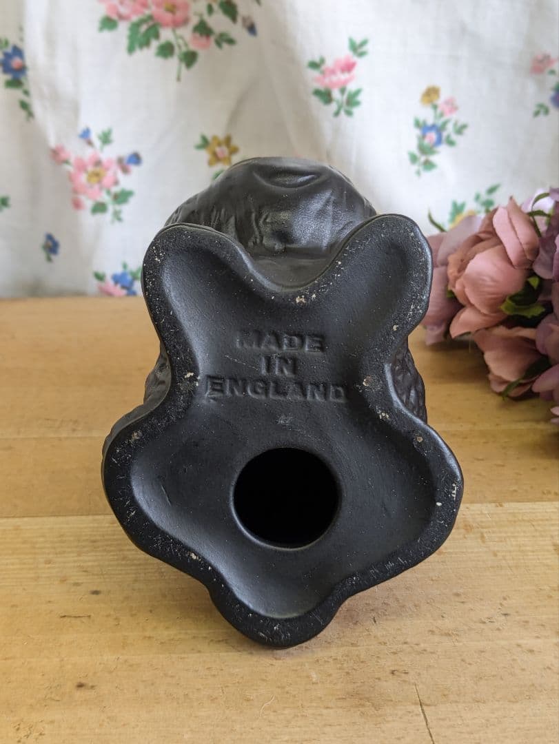 イギリス アンティーク 陶器製 うさぎ 黒ウサギ