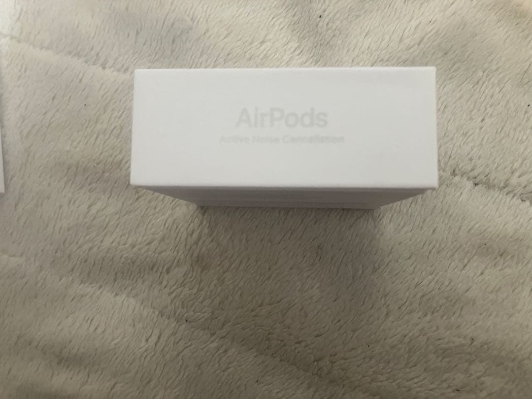 AirPods 4 ノイズキャンセリング機能搭載中古品