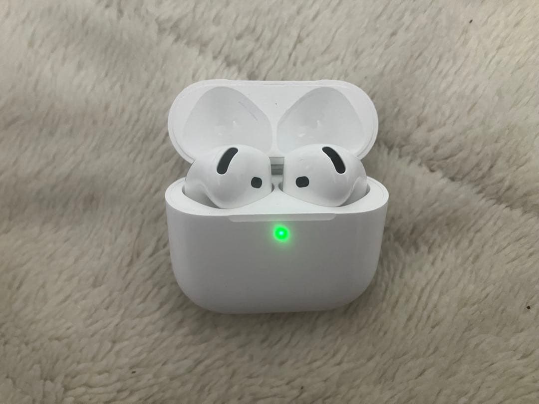 AirPods 4 ノイズキャンセリング機能搭載中古品