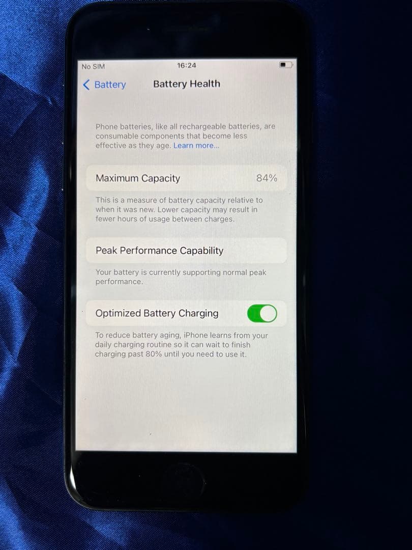 E4-4●iPhone 8 64GB NQ782J/A