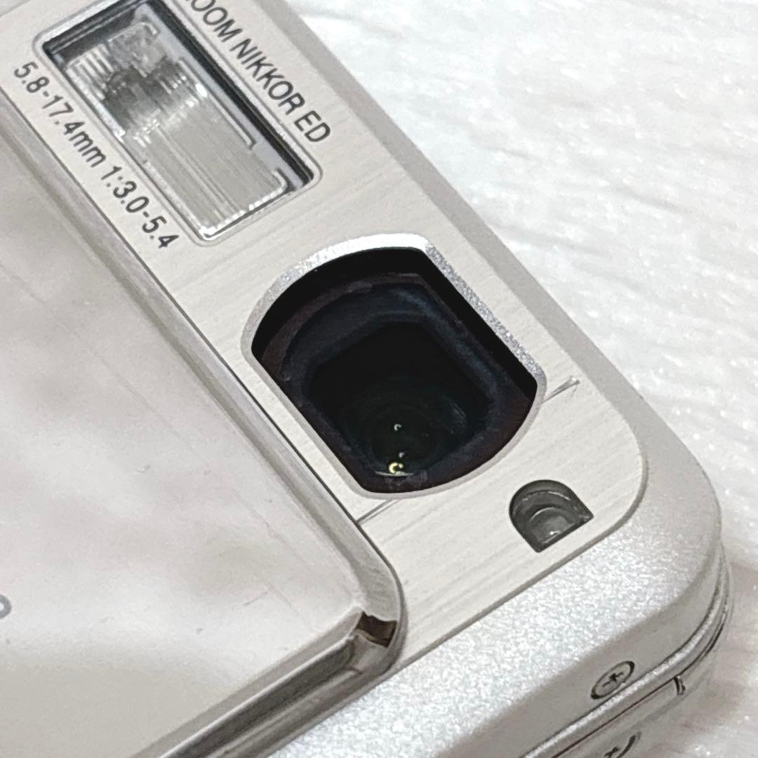 Nikon ニコン COOLPIX S2コンデジ