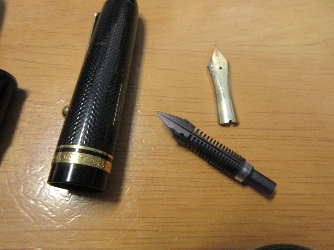 [PILOT] パイロット CUSTOM カスタム 網目 14K Fニブ