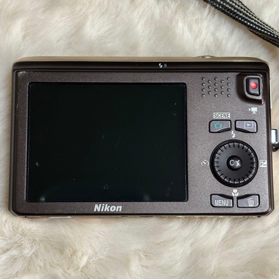 ⭐️Nikon ⭐️ COOLPIX S6300 ゴールド