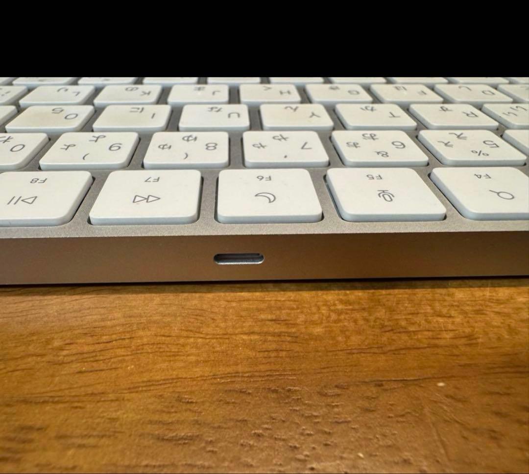 M1 Apple Mac mini おまけMagic Keyboardとハブ