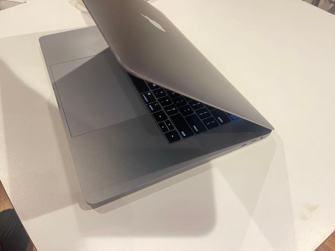 MacBook Pro 2019 15.4インチ 1TB SSD