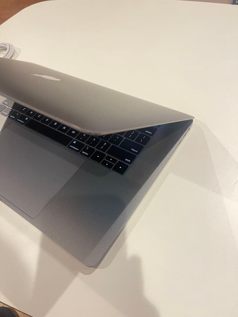 MacBook Pro 2019 15.4インチ 1TB SSD