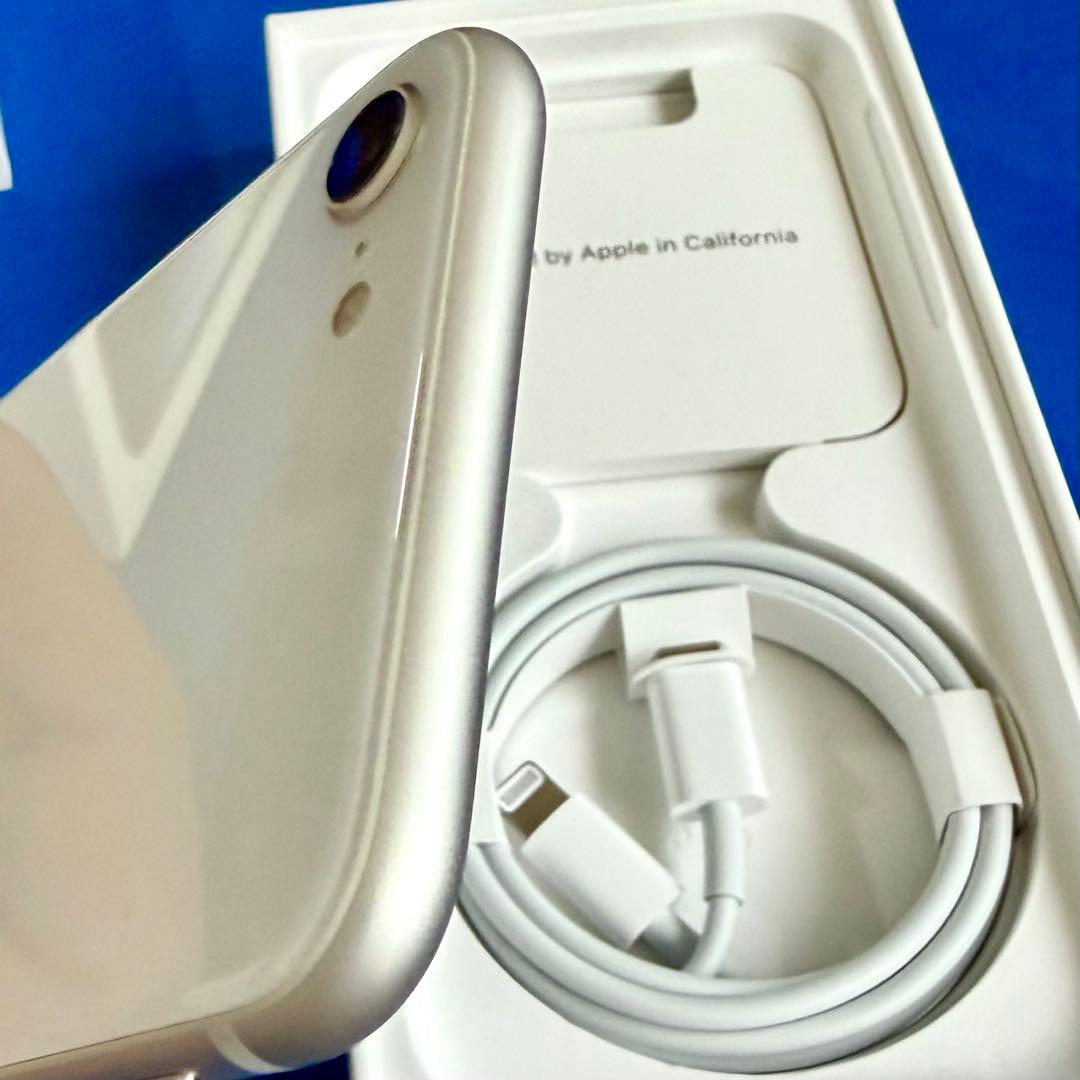 iPhone SE3 第3世代 スターライト ホワイト SIMフリー 128GB