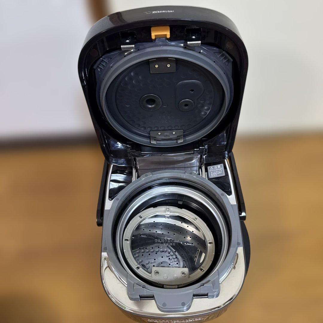 象印 炊飯器 圧力IH式 南部鉄器極め羽釜 5.5合 ブラック NP-WT10