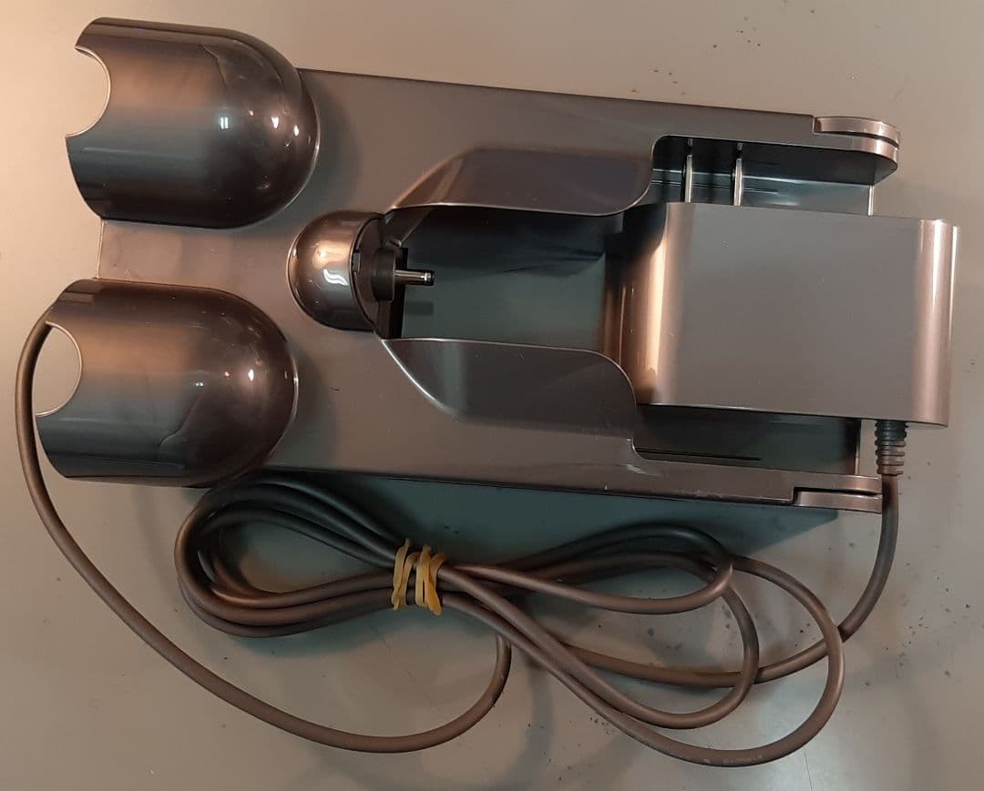 大幅値下げ◼️Dyson SV18 クリーナー 本体＋おまけ付き動作通電確認