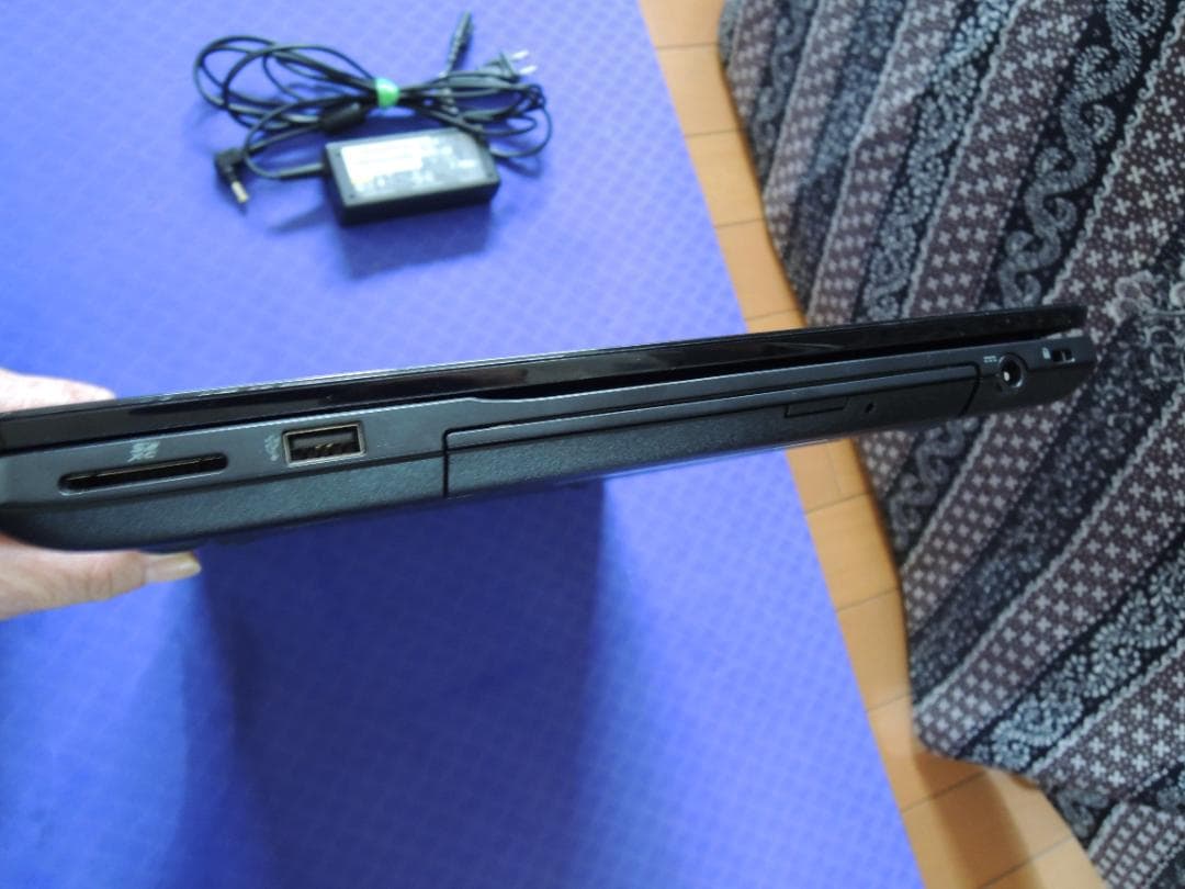 富士通ノートPC 光沢黒 LIFEBOOK AH42/B2 FMV A42B2B