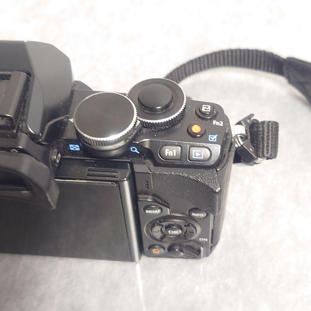 OLYMPUS OM-D E-M10 本体 バッテリー付き