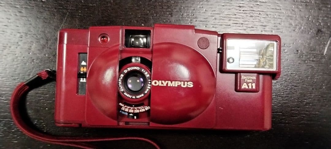 オリンパス　OLYMPUS　XA2　限定色　ワインレッド