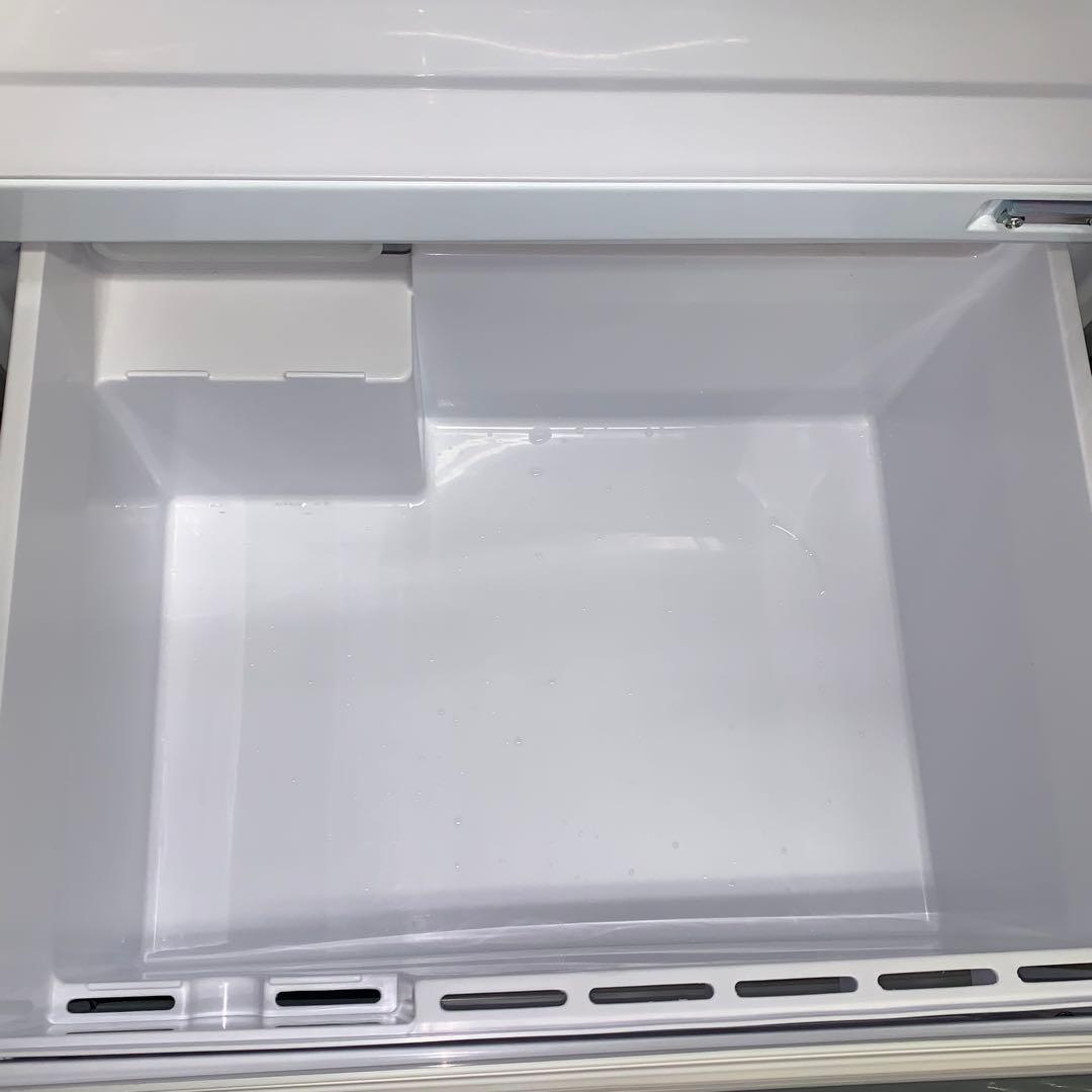 2r34. AQUA 272L 冷凍冷蔵庫 AQR-271F(S) 2017年製