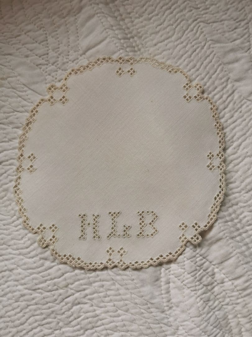 アンティーク フランス/イタリア ハーダンガー風モザイク刺繍 上質リネンドイリー