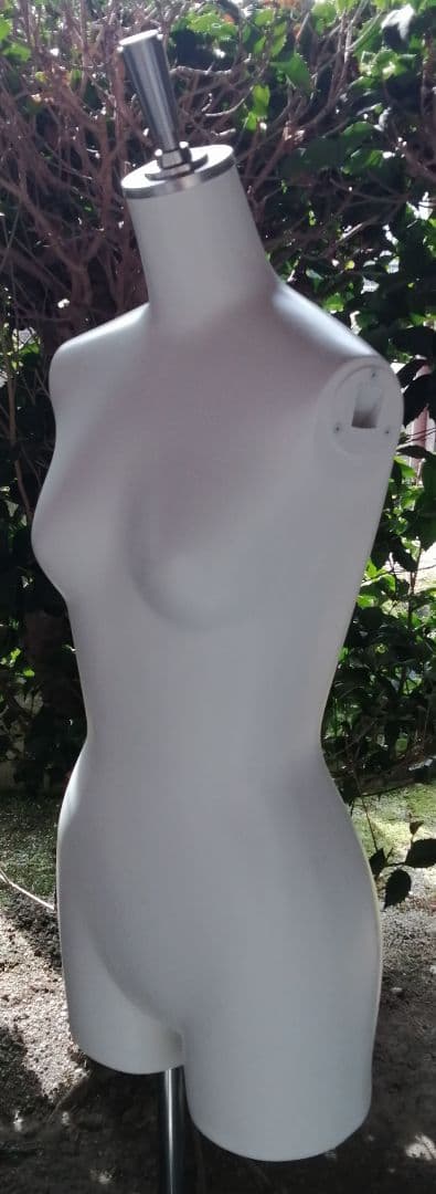 ReBody JAPAN トルソー マネキン ボディ 白 女性 展示用 ①
