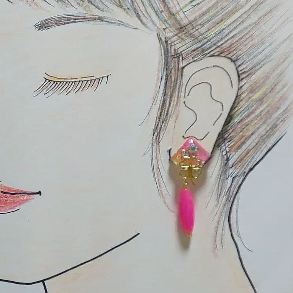 【468】アクリルビーズとレジンモチーフのピアス／イヤリング