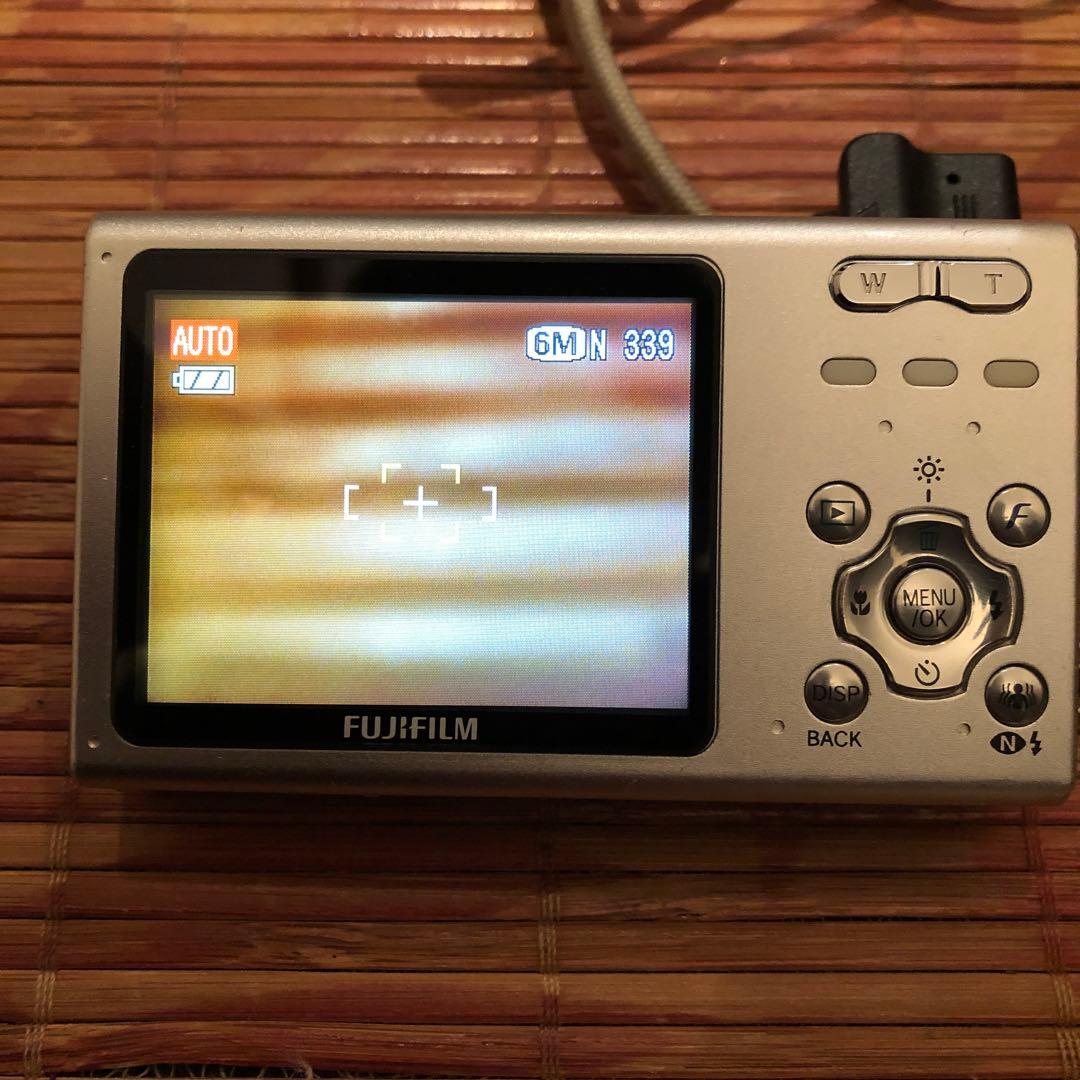 【動作確認済み】デジカメ FUJIFILM FINEPIX Z5fd シルバー