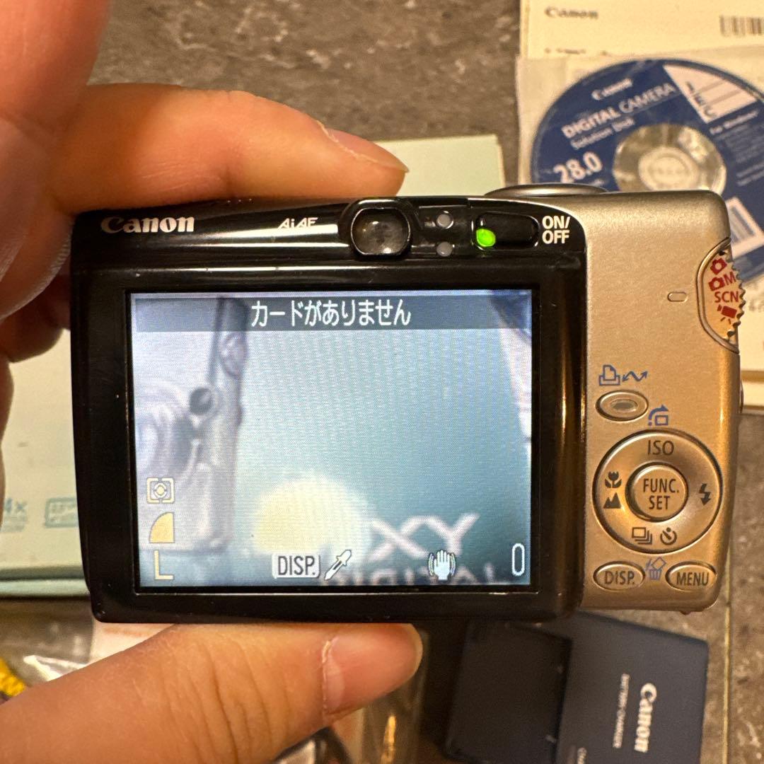 Canon IXY DIGITAL 800 IS 本体と付属品