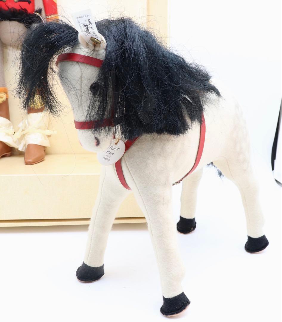 STEIFF HUNGARIAN WITH HORSE 赤い軍服の人形と美しい馬