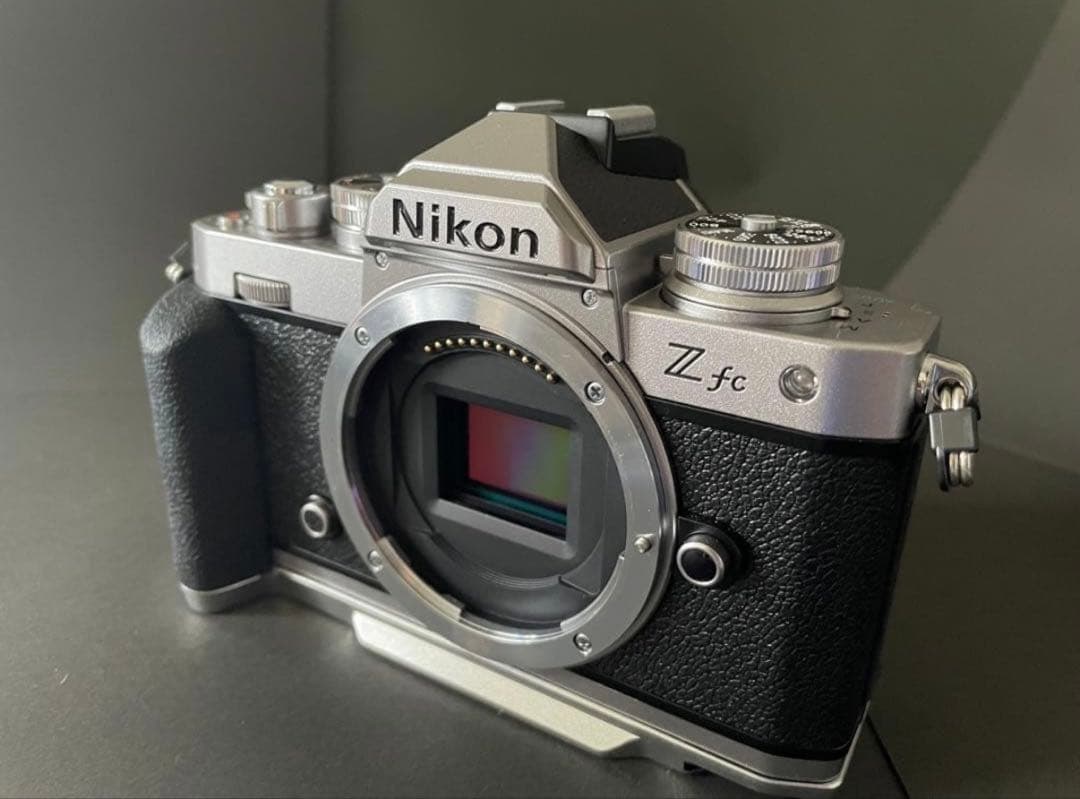 ま*ん様 値下げ中　Nikon Z fc ミラーレス一眼カメラ