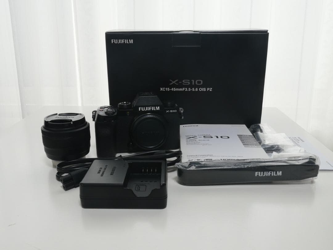 Fujifilm X-S10 ミラーレスカメラ