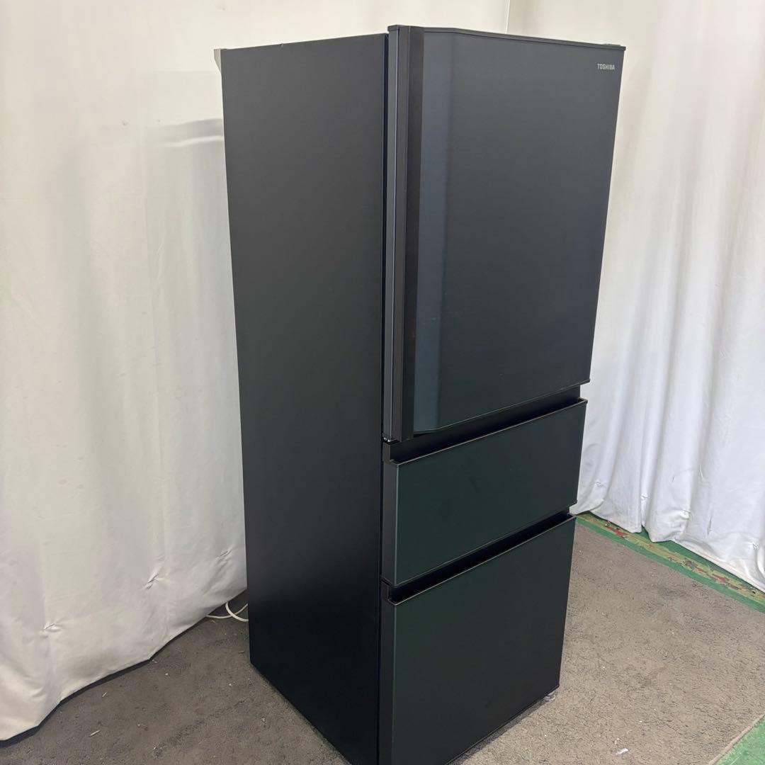 257　東芝　冷蔵庫　黒　300ℓ-400ℓ　美品　設置無料　２人暮らし　安い‼️