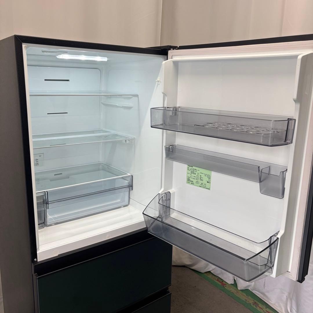 257　東芝　冷蔵庫　黒　300ℓ-400ℓ　美品　設置無料　２人暮らし　安い‼️