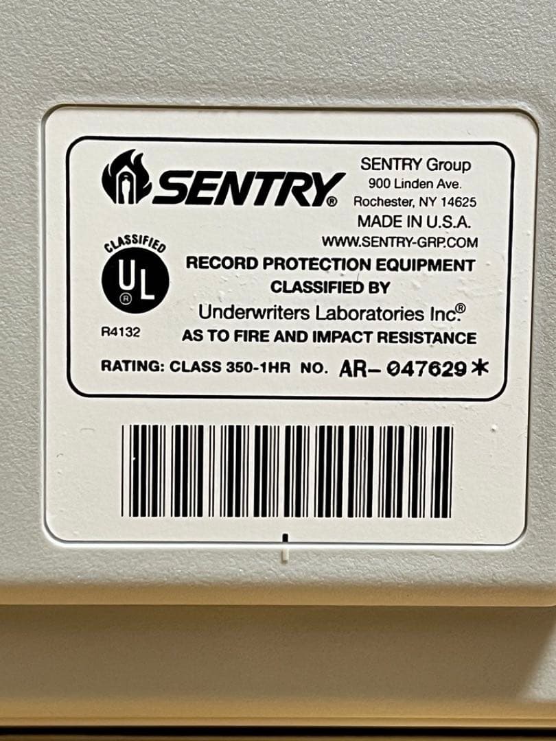 送料無料 ダイヤル式耐火金庫 SENTRY W3427 33.6L 44.9kg