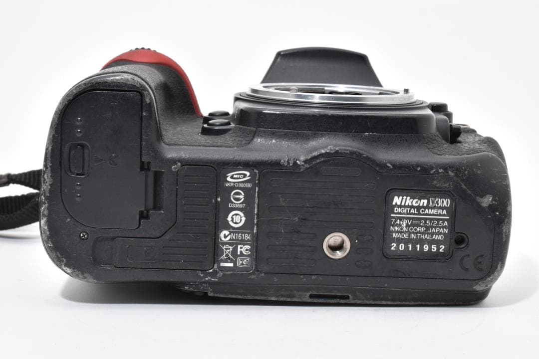 ★撮影枚数9,323枚・ジャンク品★ ニコン D300 ボディ #21204