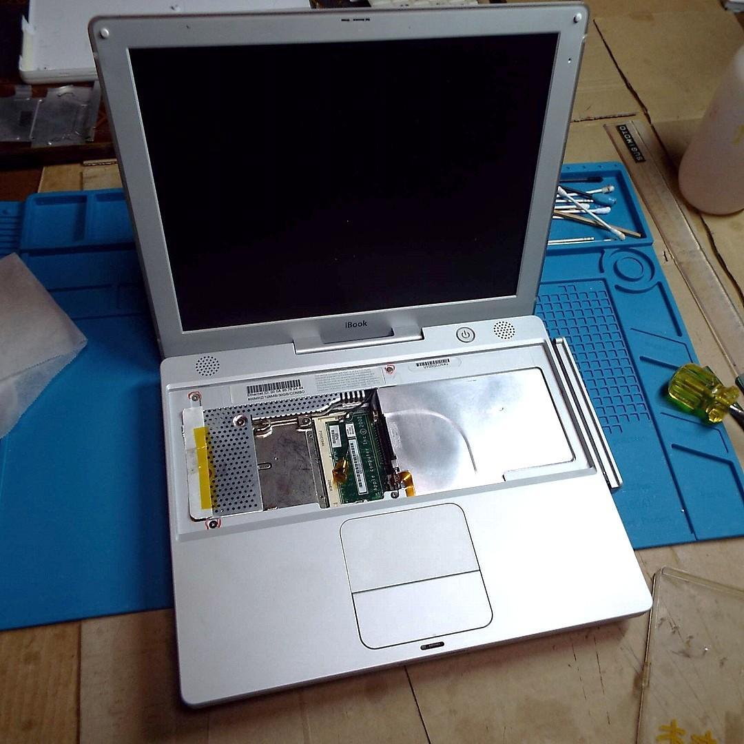 最近不動_美品_Apple iBook-G3_800MHz_1/2